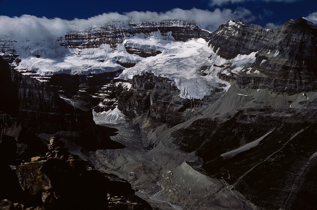 198708409 ©Tim Medley - Mount Victoria, Plain of the Six Glaciers, Banff National Park, AB