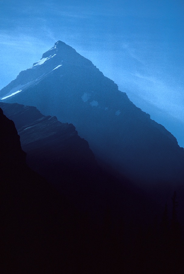 198708631 ©Tim Medley - Mount Hector, Banff National Park, AB