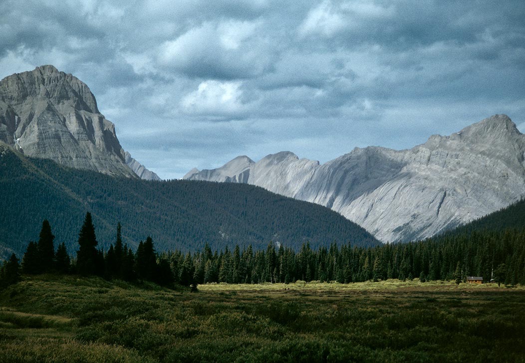 199100729 ©Tim Medley - Spray River, Birdwood Creek Warden's Cabin, Banff National Park, AB