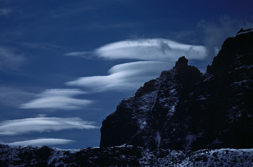 198709606 ©Tim Medley - Maccarib Pass Trail, The Ramparts, Jasper National Park, AB