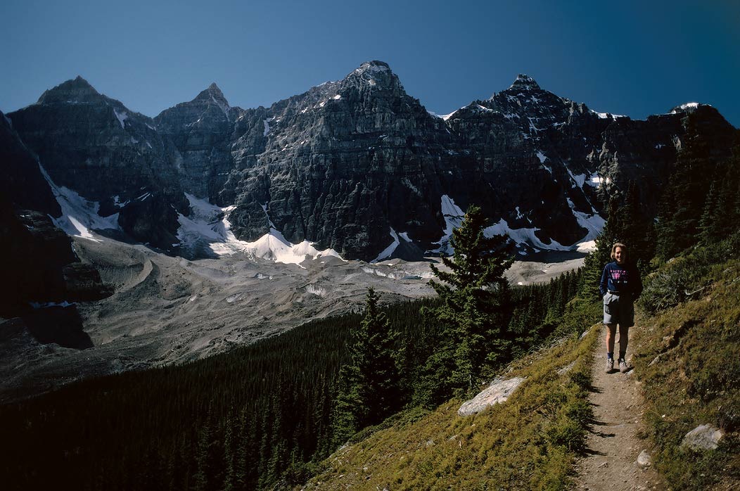 199100132 ©Tim Medley - Valley of the Ten Peaks, Banff National Park, AB