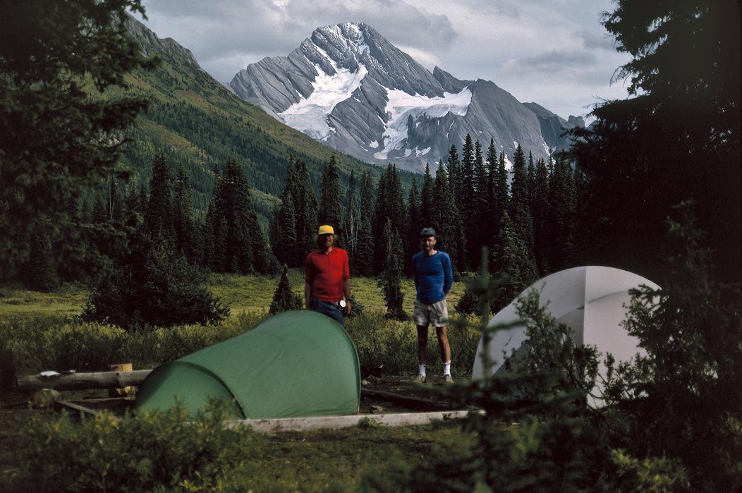 199100736 ©Tim Medley - Spray River, Mt. Sir Douglas, Banff National Park, AB