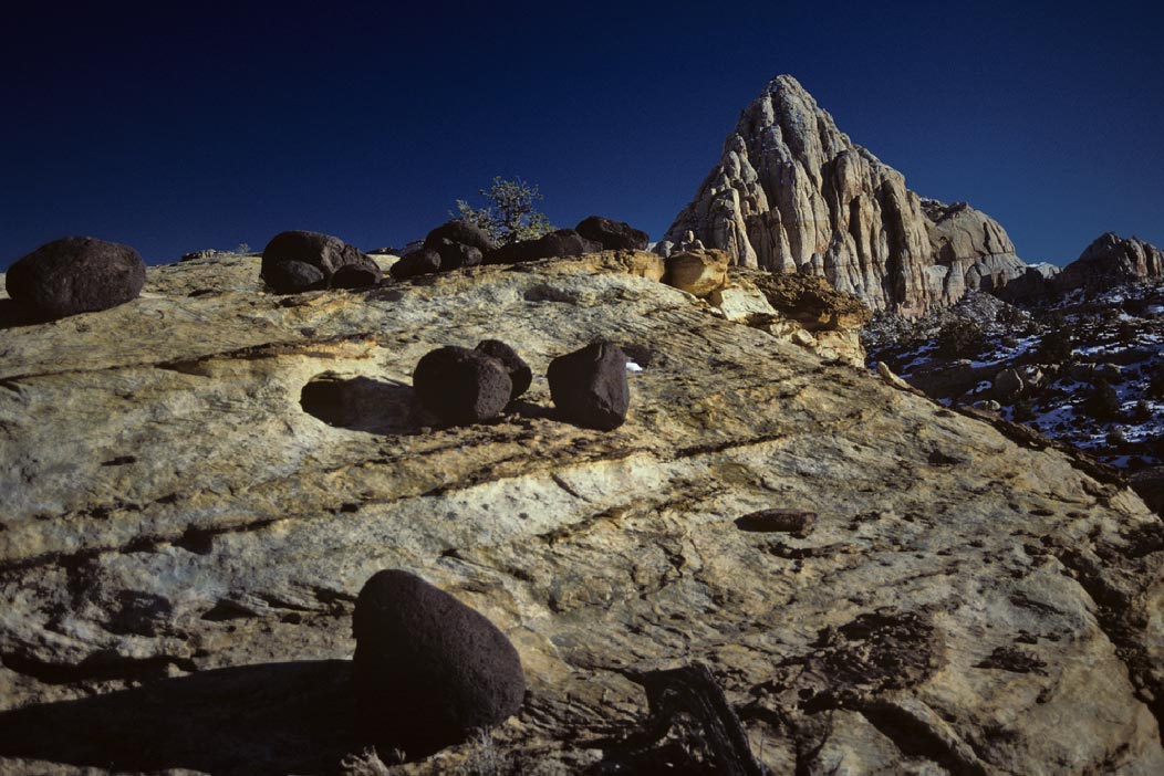 198700813 ©Tim Medley - Basalt Boulders, Capitol Reef National Park, UT