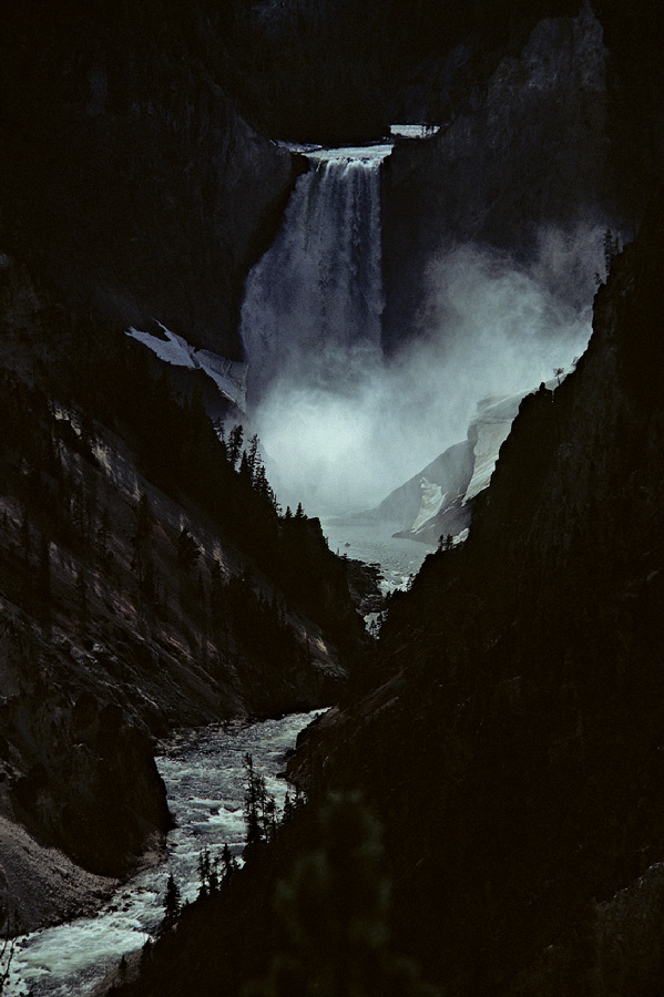 198704411 ©Tim Medley - Lower Falls, Yellowstone Canyon, Yellowstone National Park, WY