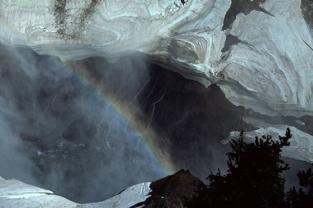 198704502 ©Tim Medley - Lower Falls, Yellowstone Canyon, Yellowstone National Park, WY