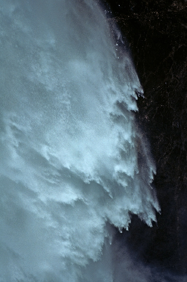 198704506 ©Tim Medley - Lower Falls, Yellowstone Canyon, Yellowstone National Park, WY